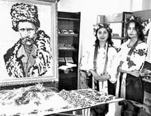 Народні українські вишивки в Тюмені
